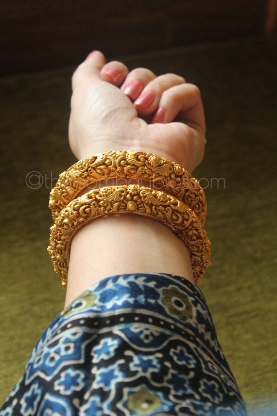 BANGLES